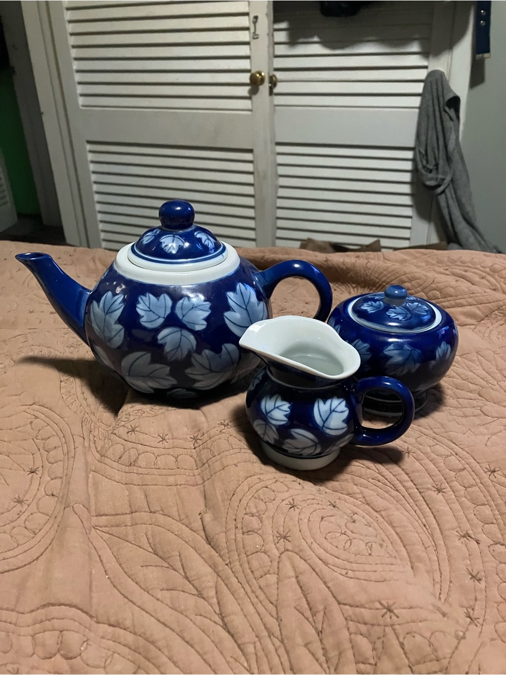 Design Pac Blue and White Floral Teapot Set
